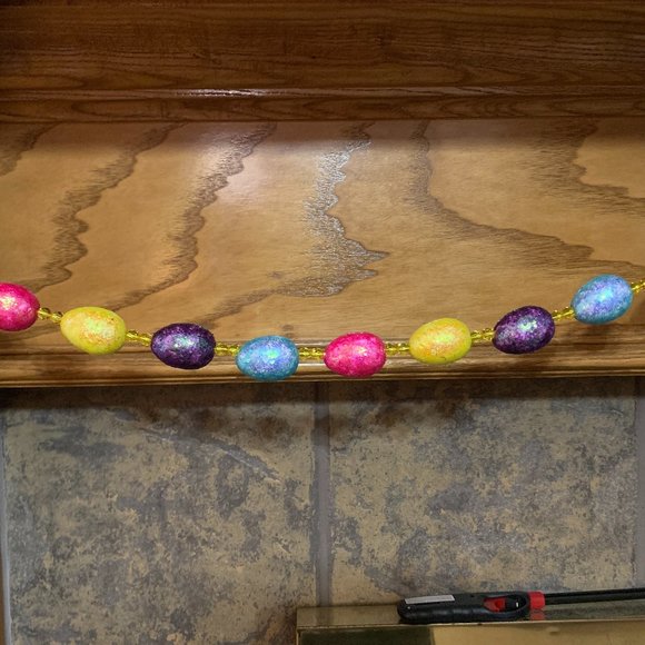 Multi colored Easter Egg Garland - Picture 2 of 2